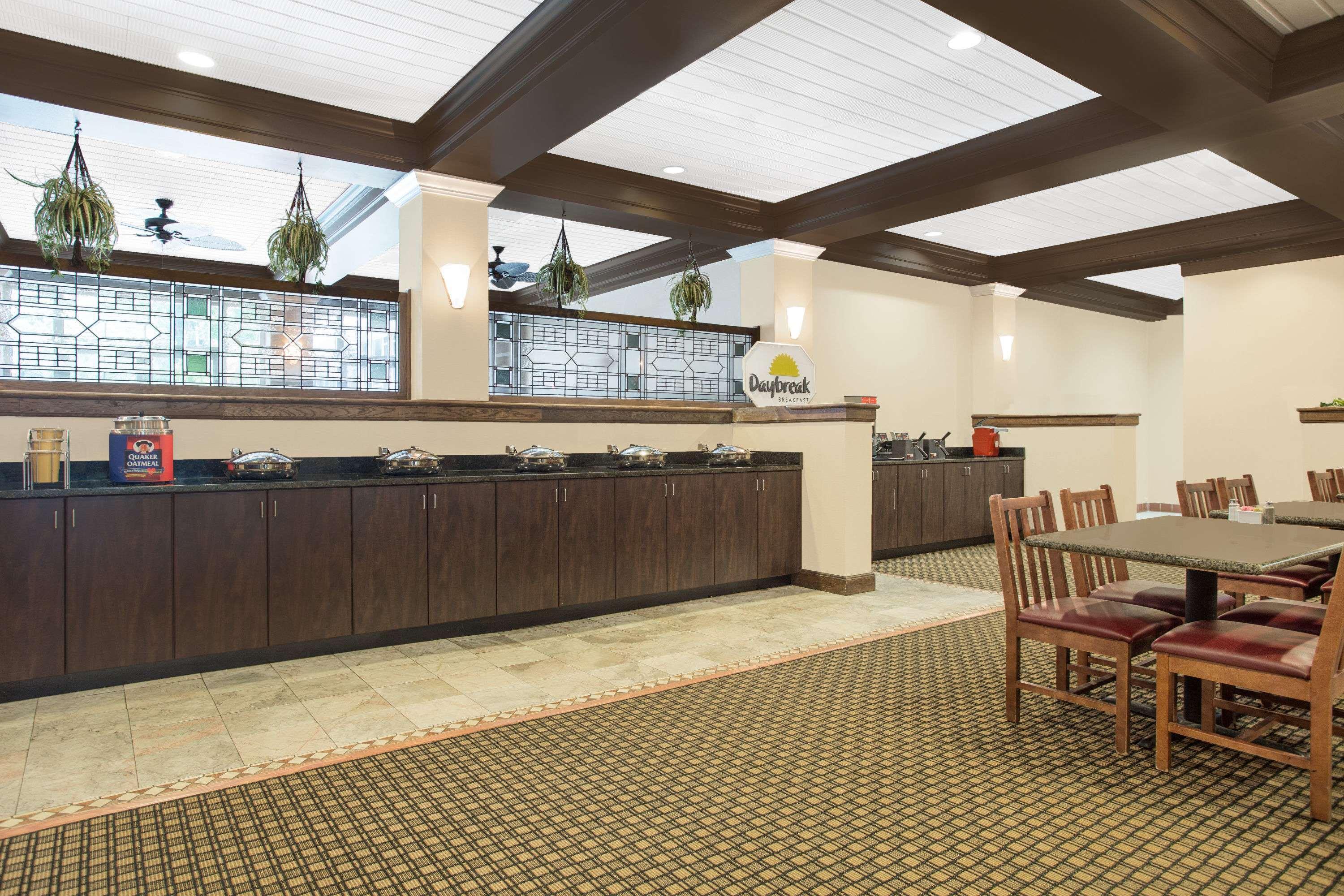 Days Inn By Wyndham Asheville/Mall Exteriör bild