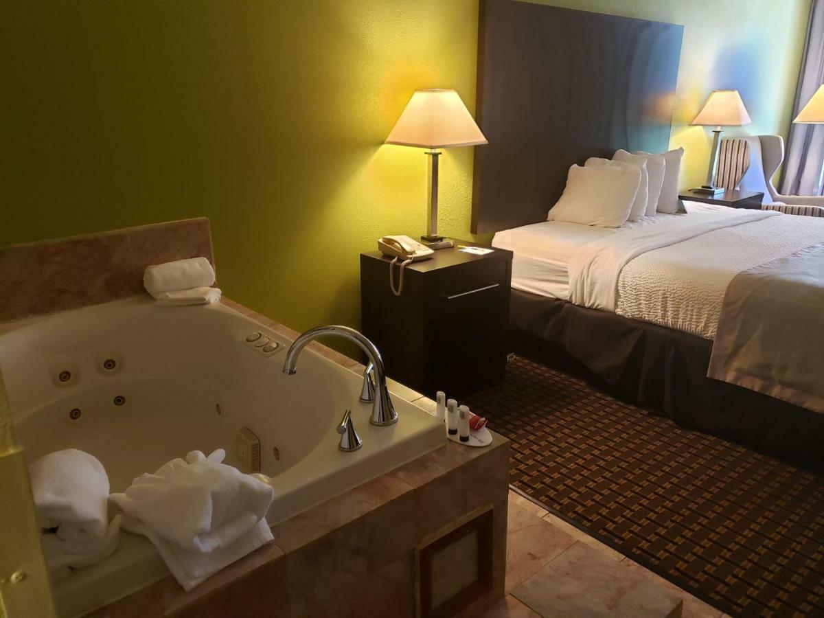 Days Inn By Wyndham Asheville/Mall Exteriör bild